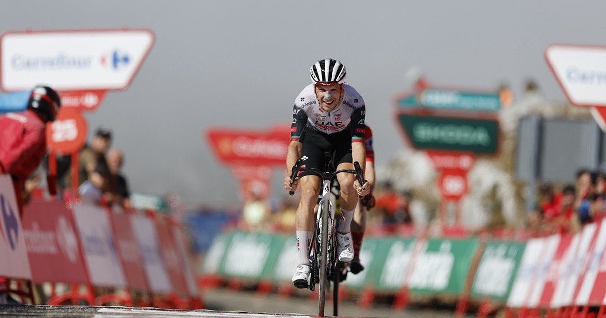 Ciclismo: João Almeida figura entre os indicados ao galardão Vélo d'Or