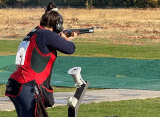 Inês Barros conquista o 9.º lugar no primeiro dia de qualificações do Campeonato Mundial de Tiro com Armas de Caça