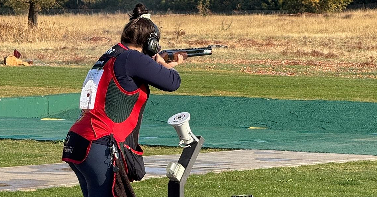 Inês Barros conquista o 9.º lugar no primeiro dia de qualificações do Campeonato Mundial de Tiro com Armas de Caça
