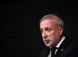 Diretoria da Carris entrega postos e Moedas consente