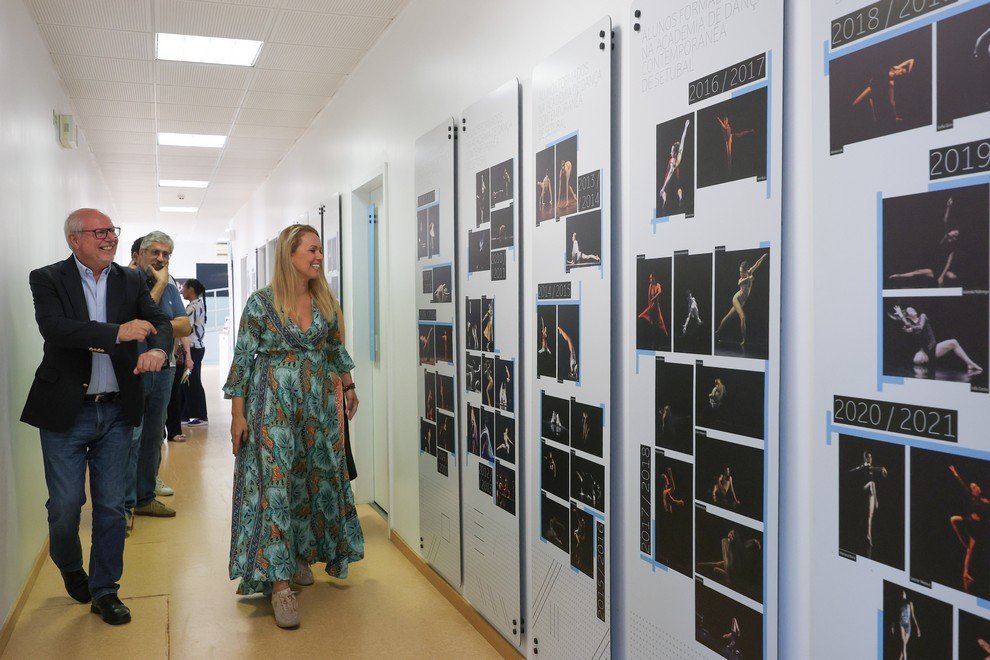 Escola de Movimento Atual exibe peças de apoio comunitário