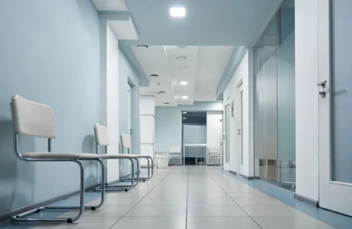 Cerca de 40% das unidades de saúde afirmam não ter profissionais suficientes.