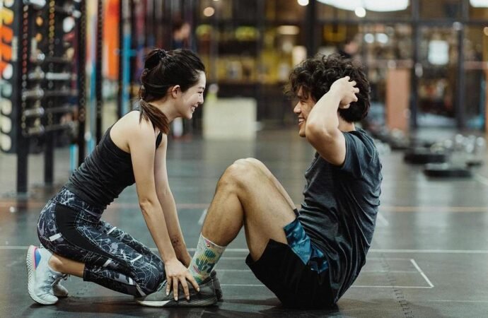 Os exercícios para a região abdominal vão além da estética