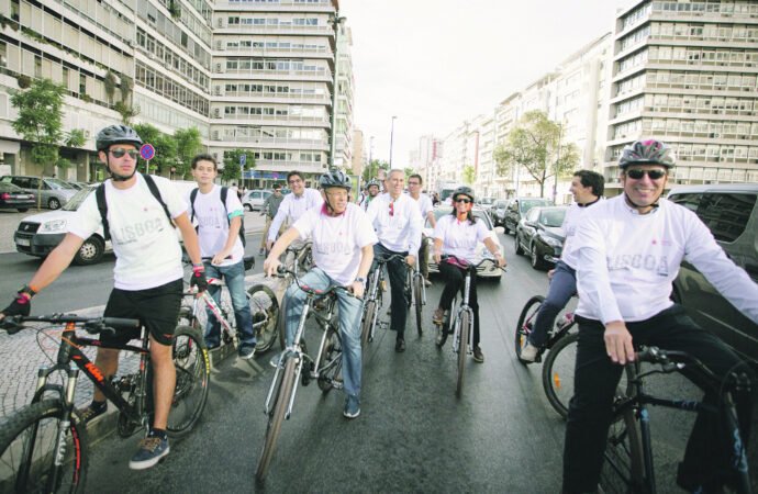 Organizações exigem alterações no plano da Almirante Reis para salvaguardar pedestres e ciclistas.