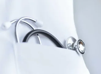 Médico e enfermeira sentenciados após falecimento de paciente alérgico à penicilina – PPulse