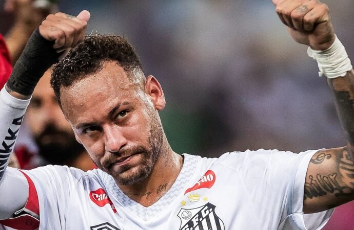 Diretor do Santos otimista sobre a continuidade de Neymar: ‘Apenas não se concretiza se algo inesperado ocorrer’