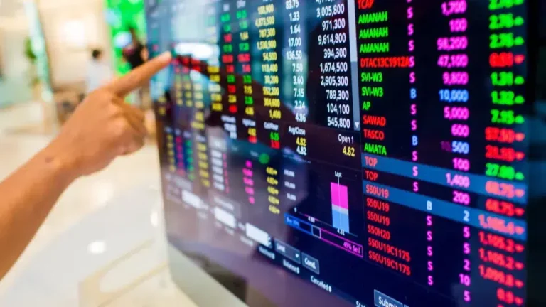 Mercados europeus variados na expectativa de resultados corporativos