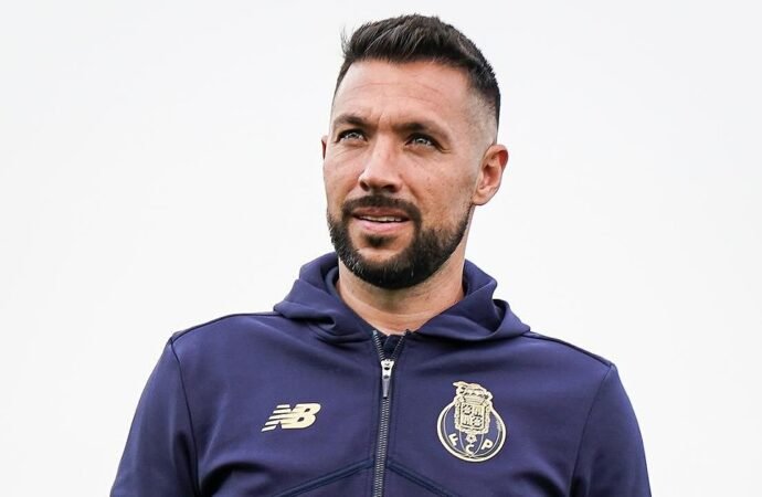 FC Porto embarca rumo à Inglaterra com uma hora de atraso por causa da verificação da ANAC