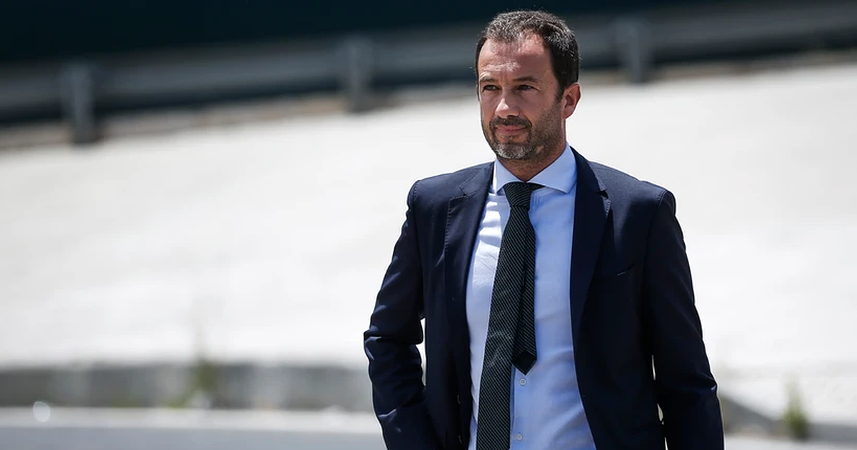 Sporting anuncia ação disciplinar contra André Villas-Boas