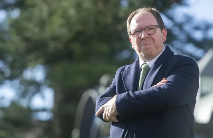 Líder do Chega/Açores enfrenta tribunal por supostas faturas irregulares do partido