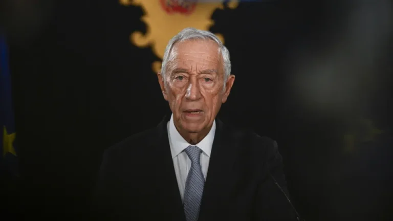 Marcelo afirma que é essencial reforçar a dedicação aos princípios da Nação.