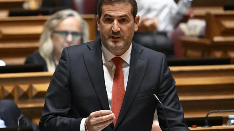 PSD afirma que Chega vota contra "por teimosia" e para não apoiar o PS.