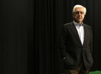 Trump demonstra ao planeta que tudo se baseia na sua decisão”.