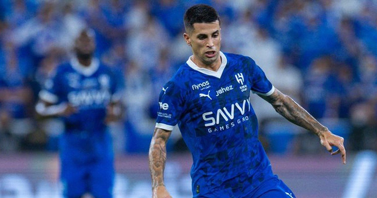 João Cancelo deseja deixar o Al Hilal e voltar à Europa, mas Inzaghi impede a saída