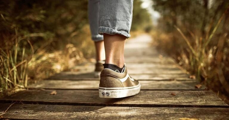 Caminhadas breves não são suficientes: exercícios prolongados são superiores para o coração, aponta pesquisa.