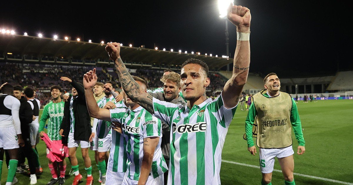 Antony revela indecisão diante do Bayern, porém compromisso familiar o levou a optar pelo Betis