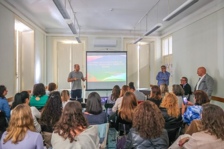 Encontro Explora Perspectivas da Expressão Sociocultural