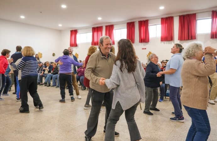Idosos em comemoração ao Dia de São Martinho