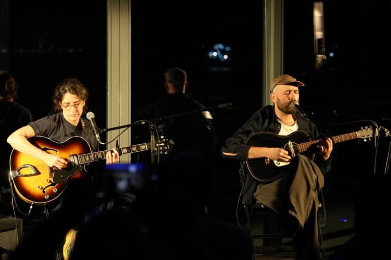 Francisca Cortesão e Afonso Cabral em Instrumentos Erguidos