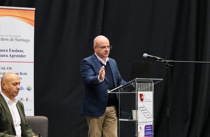 Encontro discute obstáculos na trajetória docente