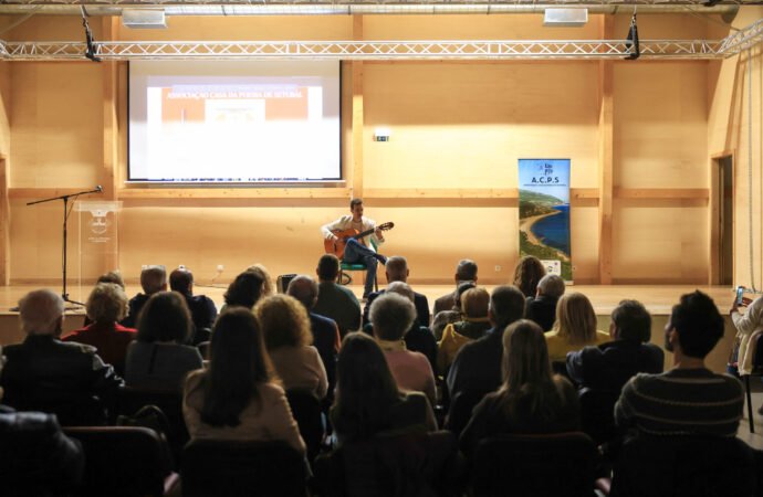 Apoio com vinhos, melodias e versos