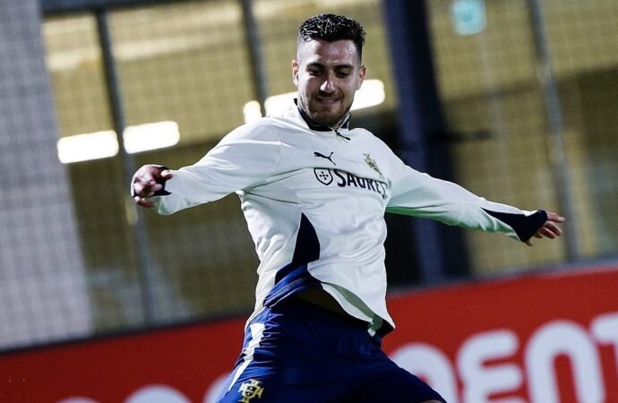 Vitinha foi o único faltoso na prática da equipe nacional