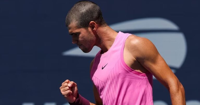 Finais do ATP: Alcaraz conquista 2ª vitória sobre Fritz. Musetti se recupera, vence De Minaur e permanece na corrida pelo avanço.