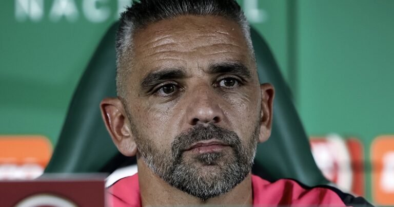 Foi uma partida incrível de futebol. Este elenco é espetacular.