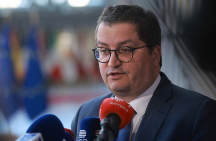 Administração busca otimizar a eficácia dos gastos governamentais em todos os setores.