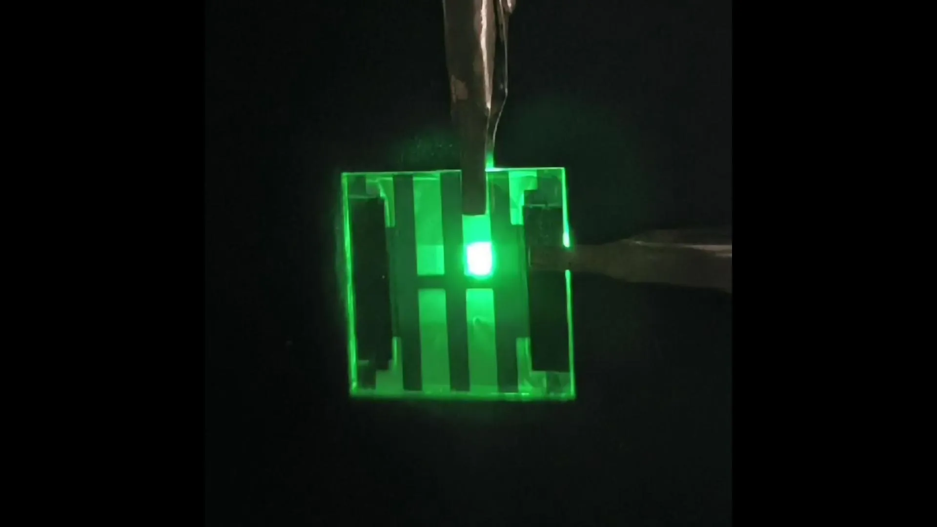 Cientistas desenvolvem luz fina que brilha como o astro-rei