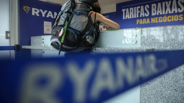 Ryanair deve evitar impedir embarques com cartões físicos, afirma ANAC - PPulse