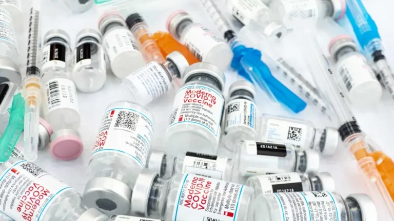 Profissionais discutem estratégias de imunização e proteção coletiva em Lisboa.