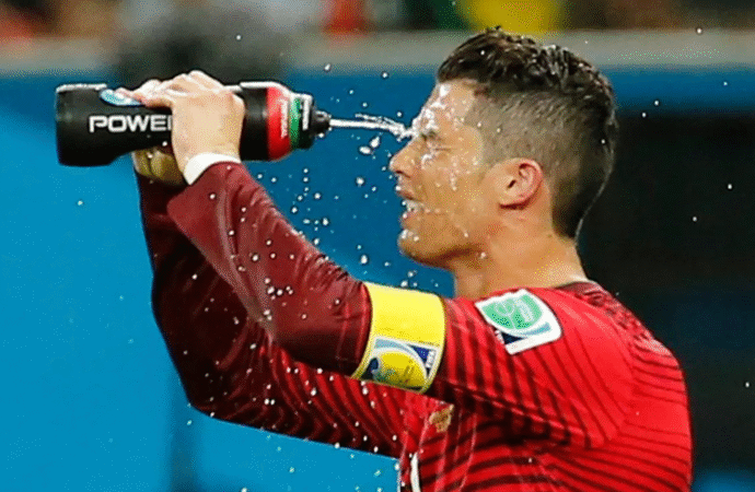 FIFA anuncia nova normativa crucial para o Mundial 2026 que beneficiará os técnicos