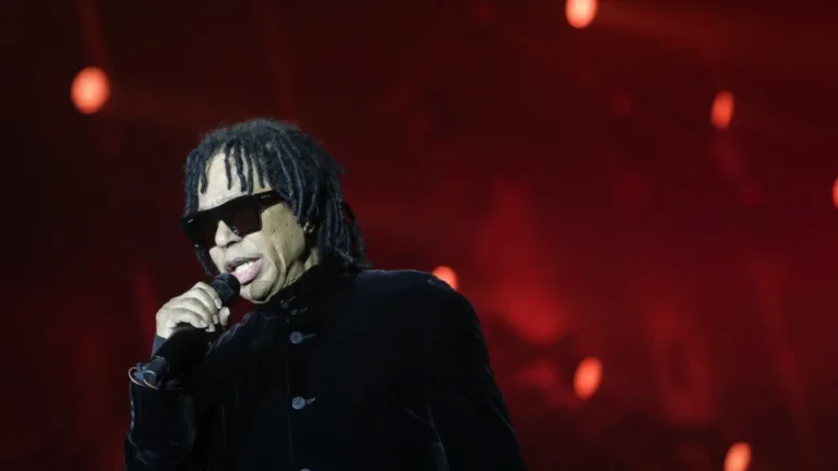 Cinco Décadas de Trajetória: Djavan se Apresentará em Lisboa em 2026.