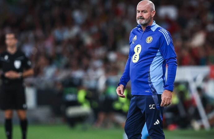 Técnico da Escócia pede aos fãs sobre valor dos ingressos para o Mundial: “Evitem endividar-se