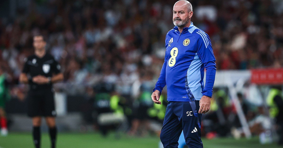 Técnico da Escócia pede aos fãs sobre valor dos ingressos para o Mundial: "Evitem endividar-se