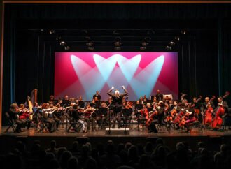 O Réveillon inicia com danças e ritmos