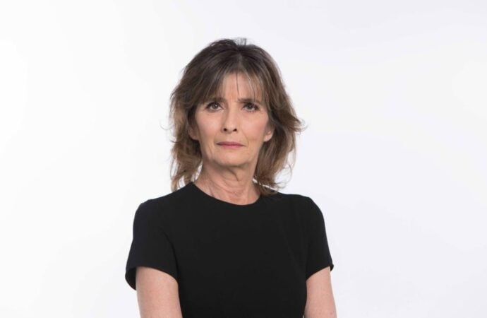 Faleceu Constança Cunha e Sá aos 67 anos. Líderes políticos relembram trajetória “profissional e pessoal” da repórter.