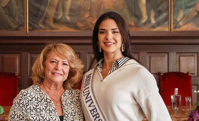Rainha da Beleza Portuguesa Recebida nos Paços do Município