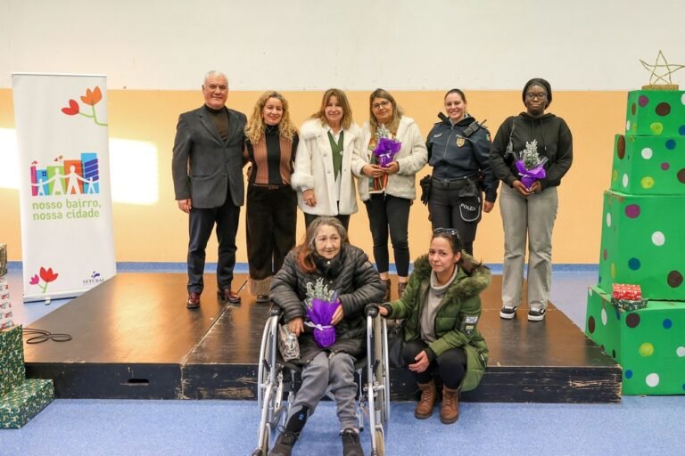 Prefeitura concede mais 12 residências renovadas de habitação pública