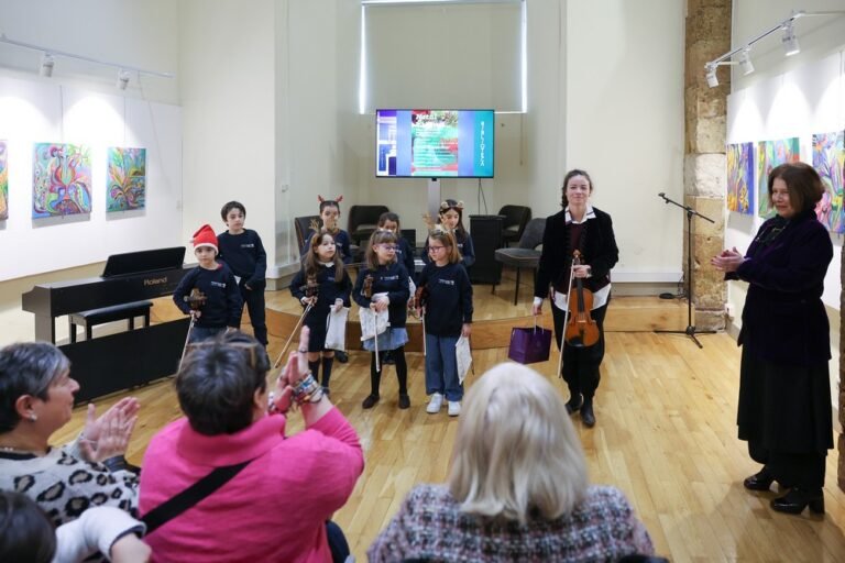 Biblioteca Troca Tradições Festivas