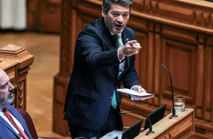 André Ventura responsabiliza o Executivo por “ineficiência” na administração da saúde