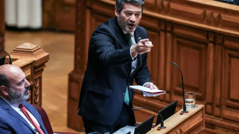 André Ventura responsabiliza o Executivo por "ineficiência" na administração da saúde