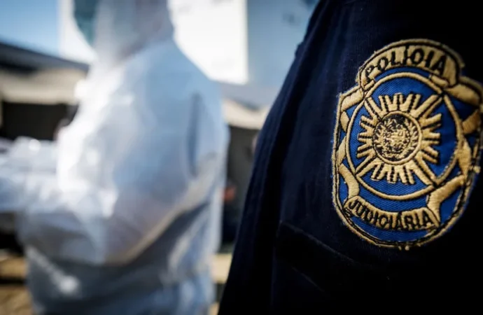 Corpo carbonizado descoberto em residência em Felgueiras. “Não havia” incêndio.