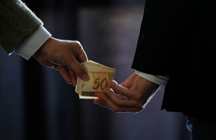 Subornos constituem 60% dos casos de impropriedade, afirma o procurador-chefe da Rússia