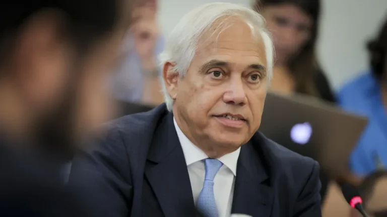 Não me parece imprescindível.