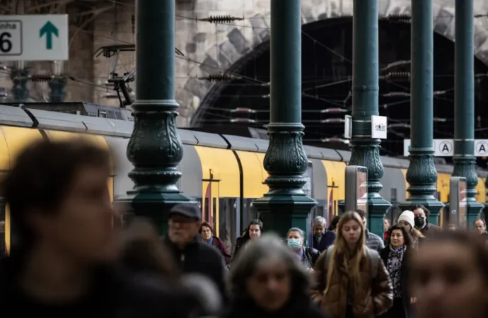 Crescimento de Viajantes em Aeroportos e Ferrovias (e Queda em Portos) – PPulse