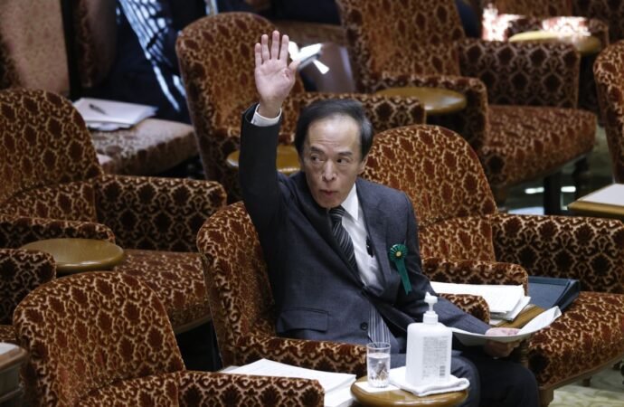 Presidente do Banco Japonês assegura que persistirá em elevar taxas