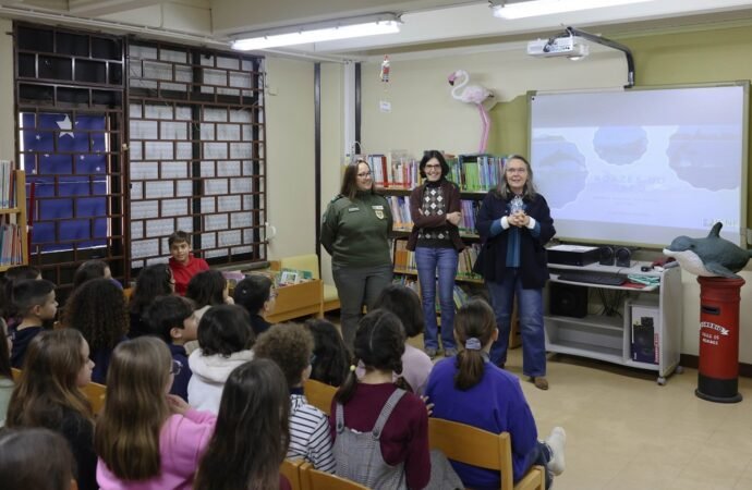 Estudantes apoiam filhote de roaz-do