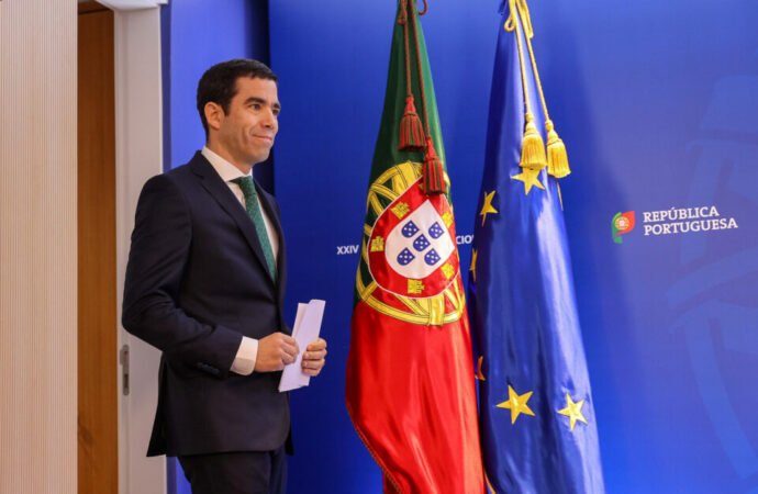 Executivo valida reajustes remuneratórios para servidores públicos